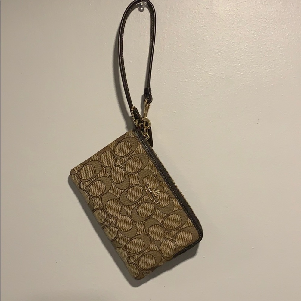 Coach wristlet wallet